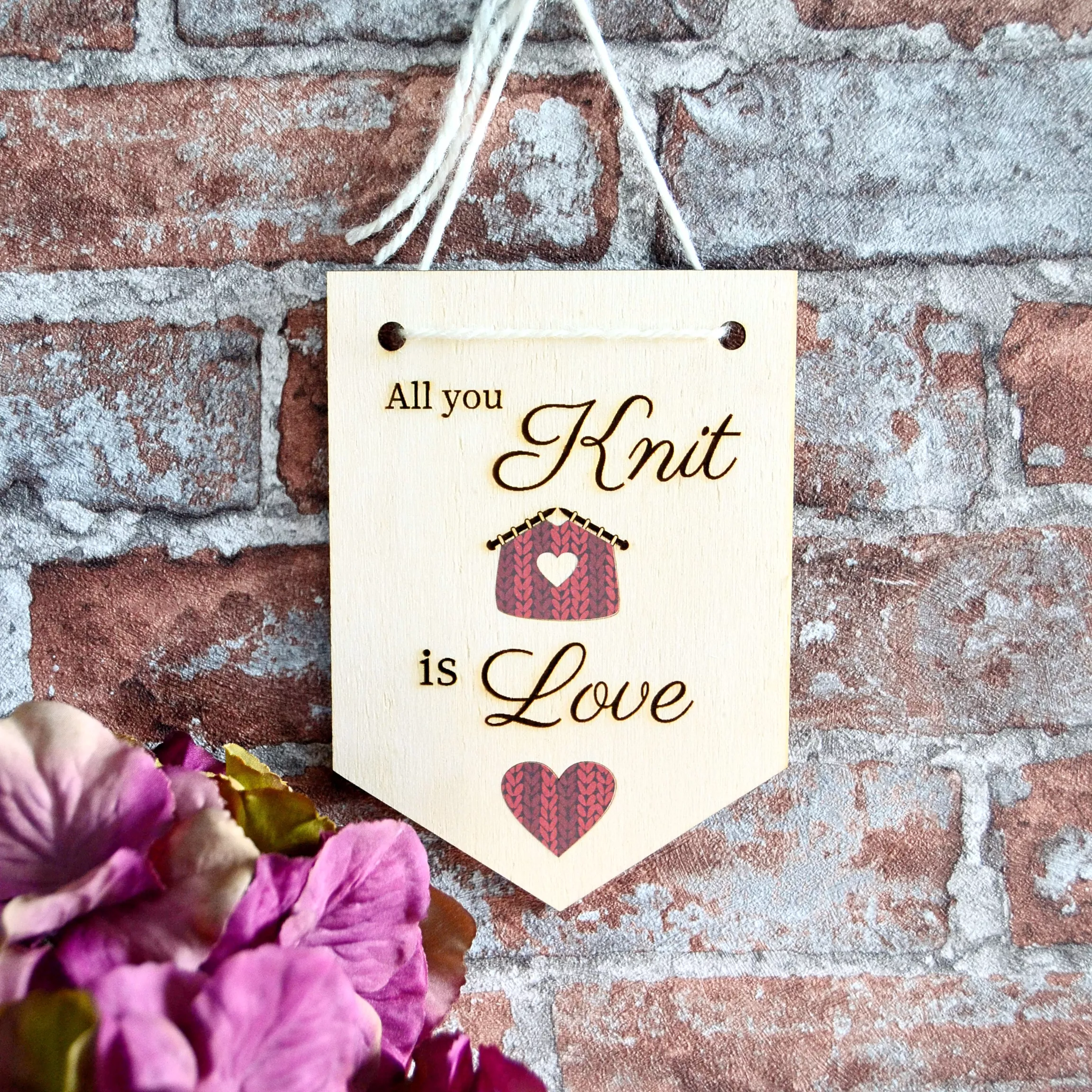 Holzwimpel "all you knit is love"