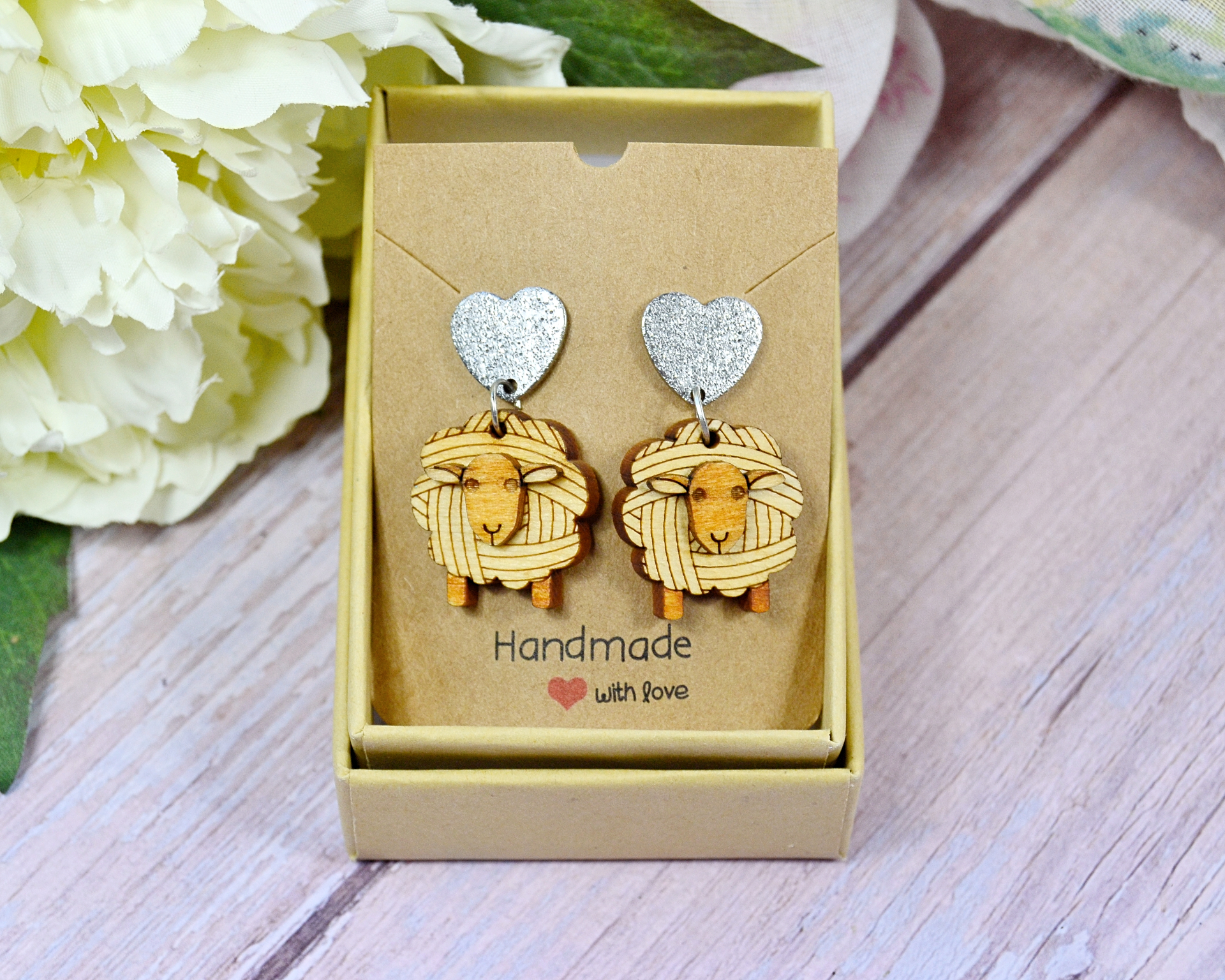 Ohrschmuck Schaf aus Zirbenholz