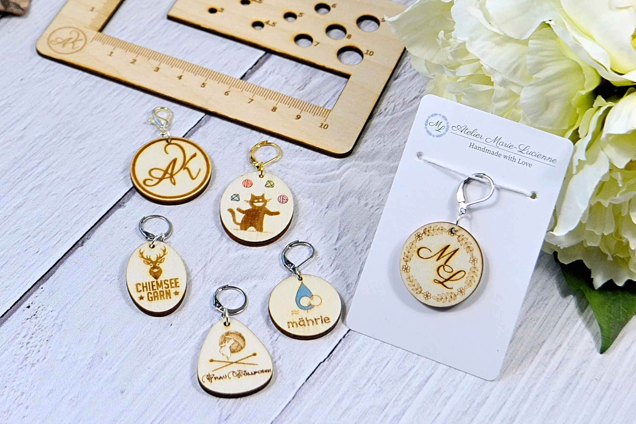 Holz Maschenmarkierer & Zubehör personalisiert Holz Maschenmarkierer & Zubehör personalisiert