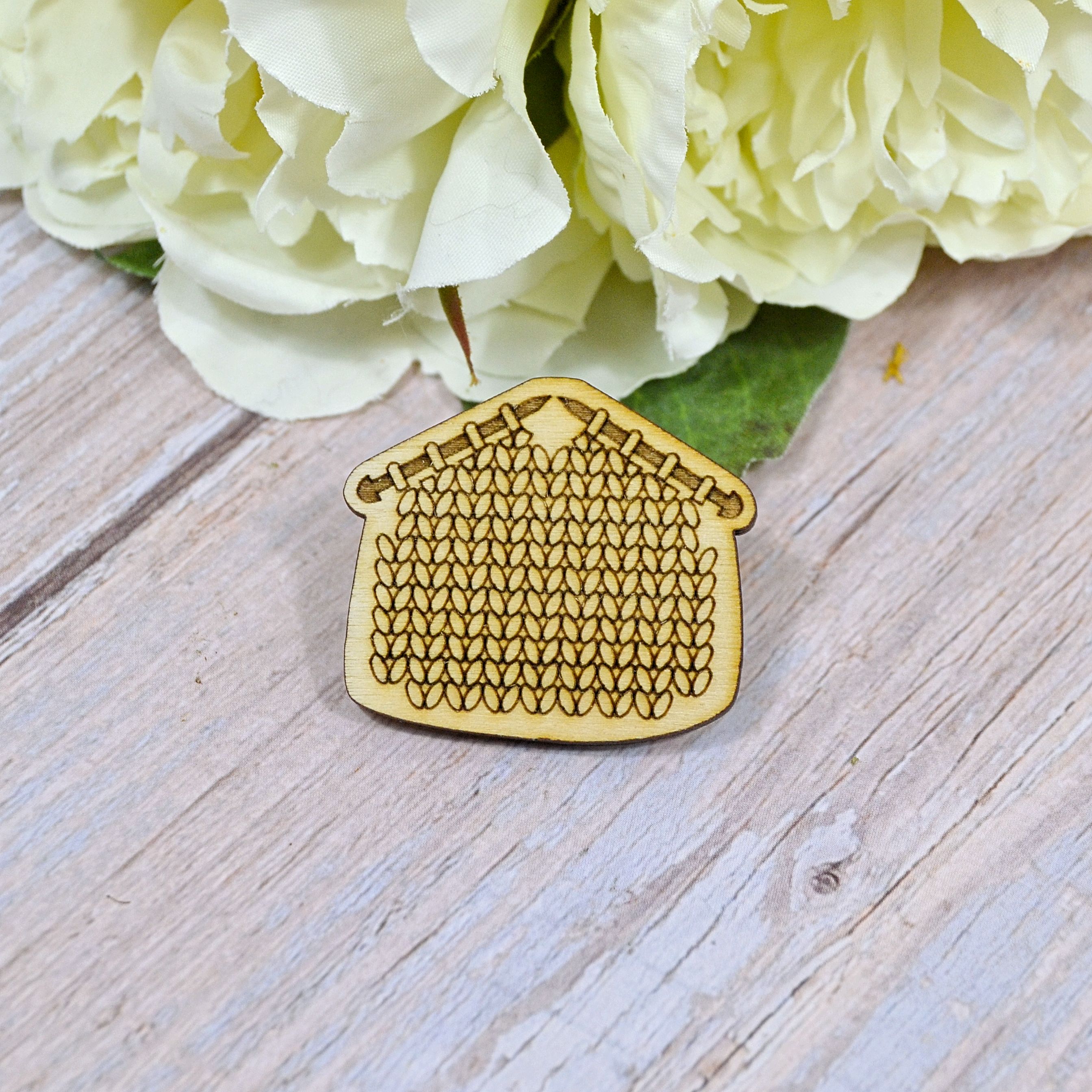 Pin Strickzeug aus Birkenholz