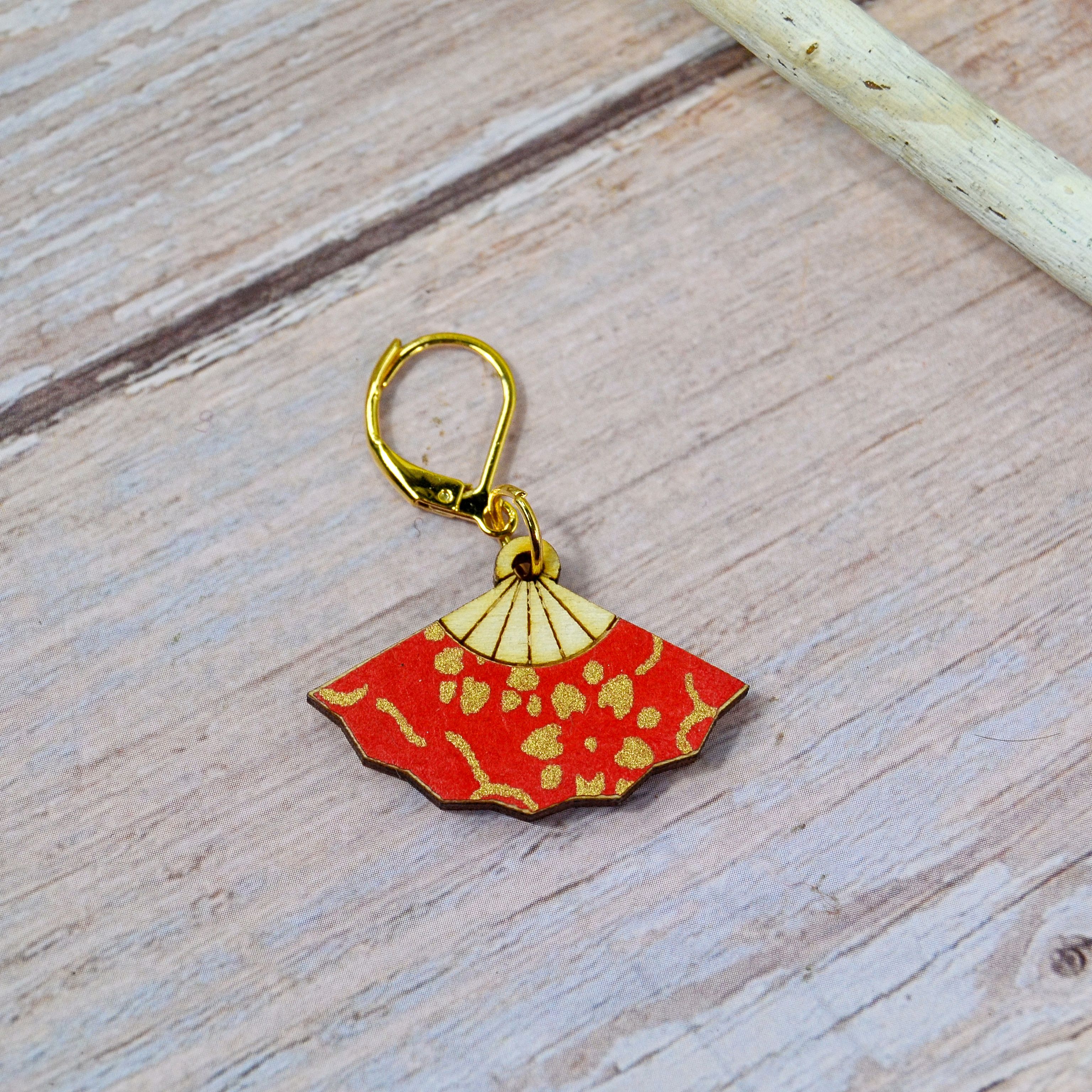 Holzmaschenmarkierer Fächer mit original japanischem Origamipapier rot/Gold