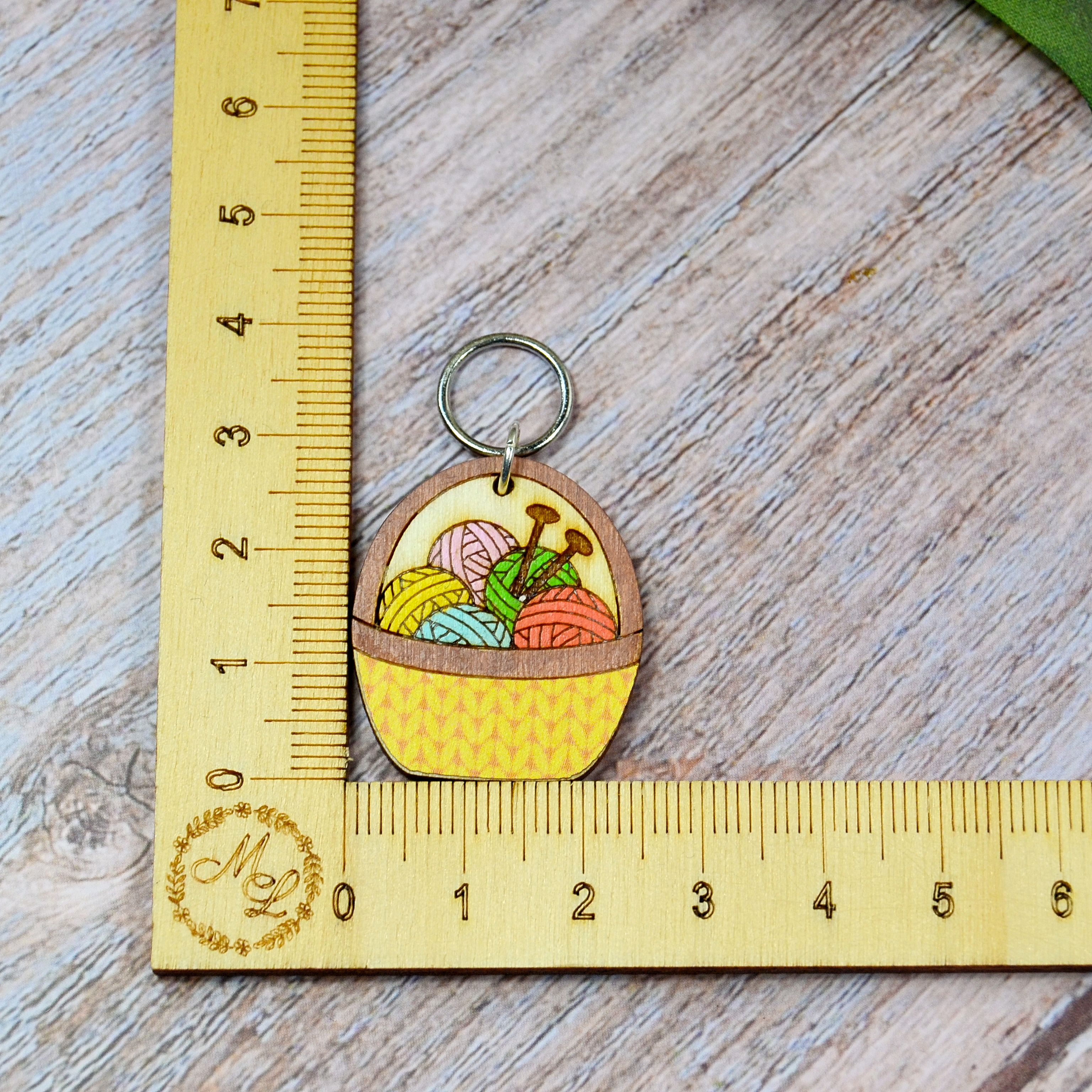 Holzmaschenmarkierer Wollkorb an Linieal