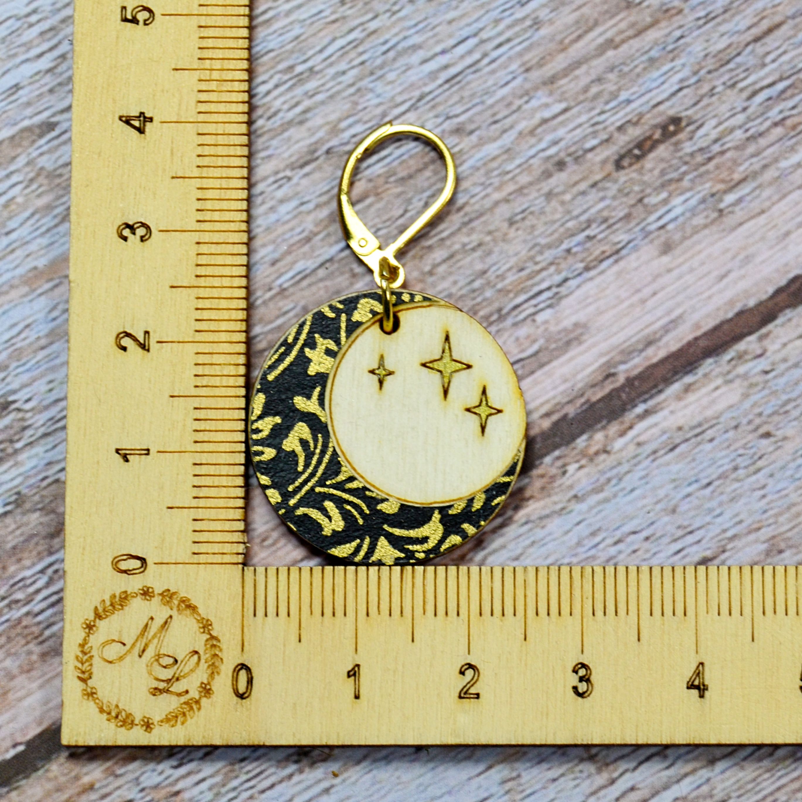 Holzmaschenmarkierer Mond an Lineal